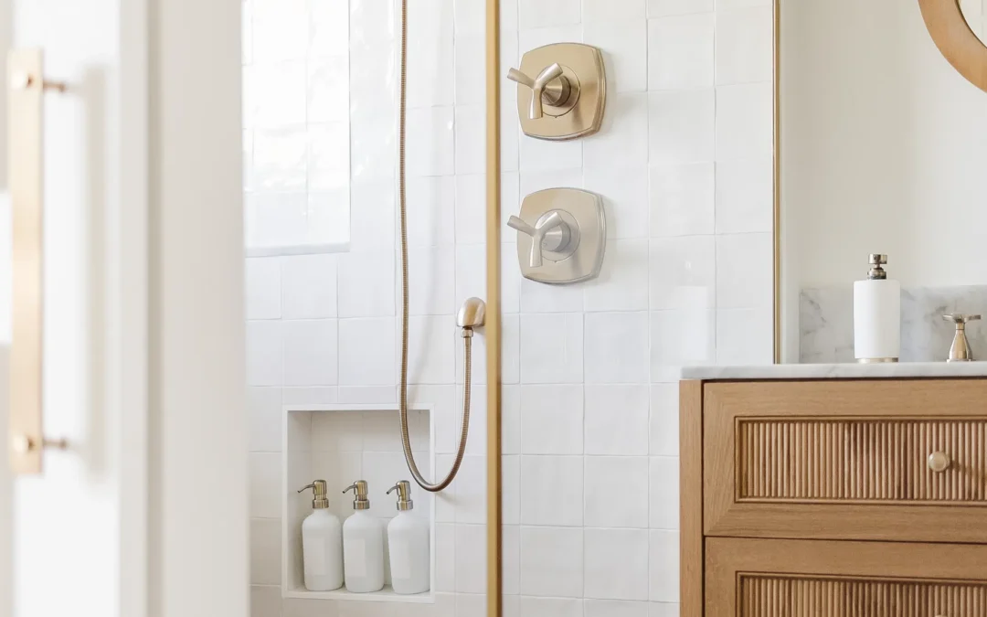 A kis fürdőszobák varázsa: hogyan tágítsd vizuálisan a teret